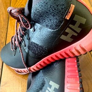 Helly Hansen Women’s Size 8 Snow/Trail Ankle Boot